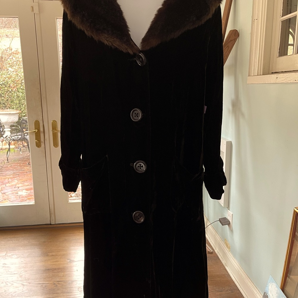 Velvet long duster with fur collar. Large buttons. Beautiful!